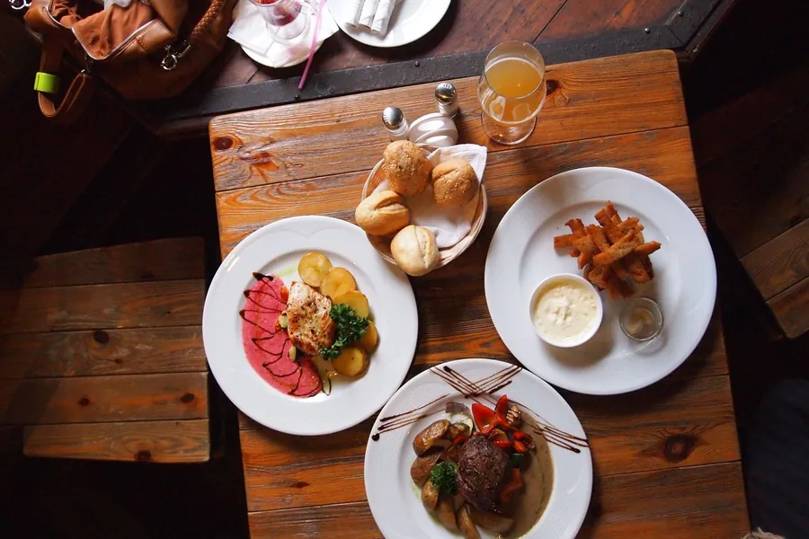 Restaurant interior — what works for Dubai restaurant websites